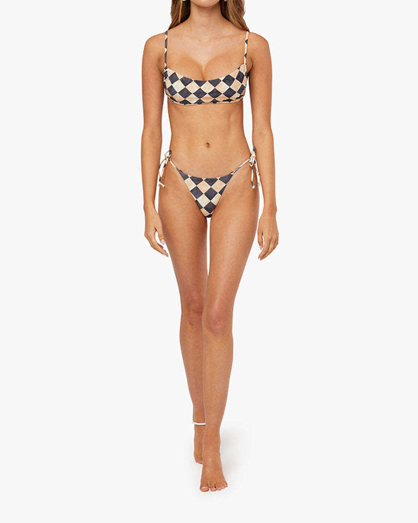 [Pale Gold/Black] - Model