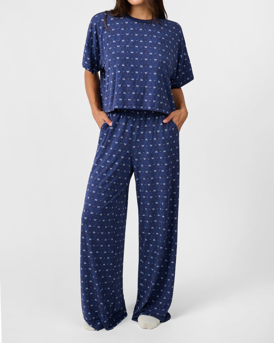 [Medium Wash] - Model